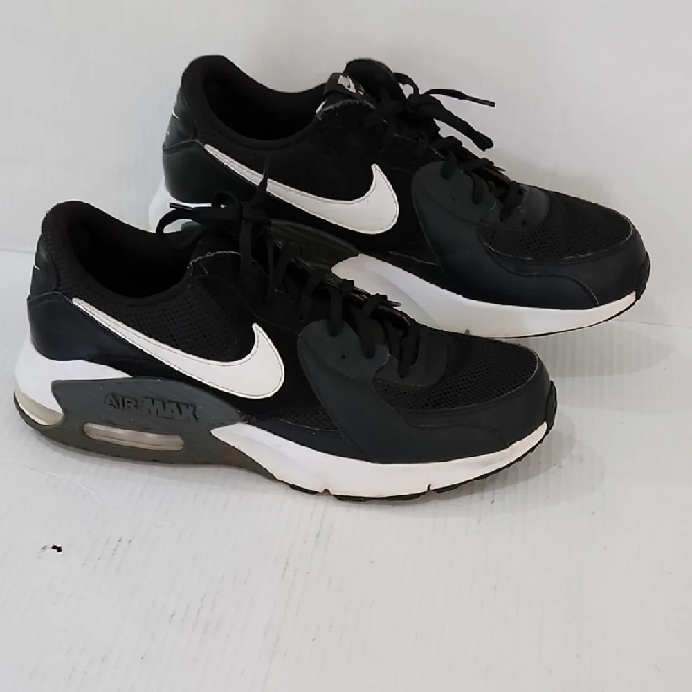 Nike Air Max Men's Black and White Athletic Shoes Size 14